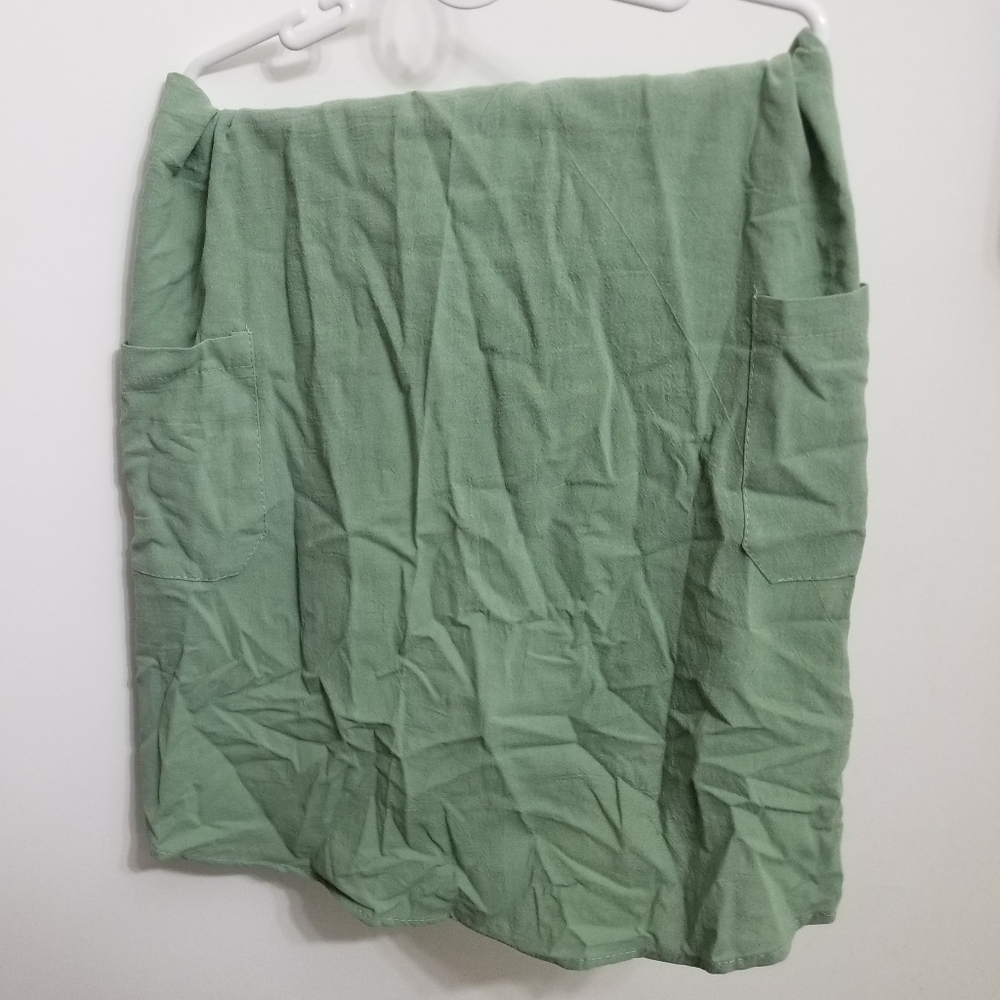 Green apron with pockets, no waist-tie needed - Picture 5 of 5